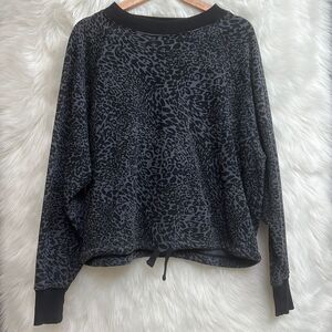 Old navy active leopard cheetah print crewneck